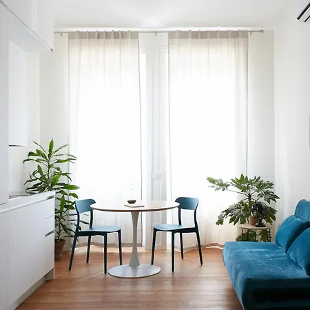 Comfy Station 아파트